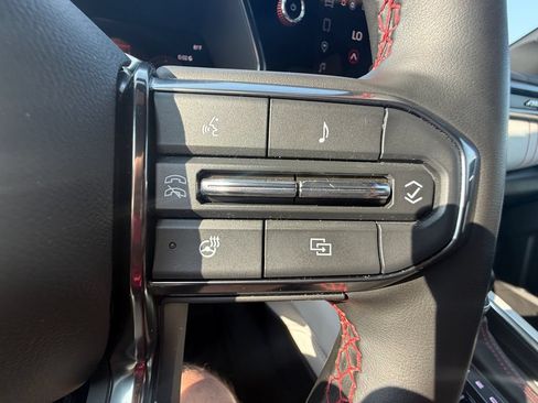 Used 2024 GMC Canyon AT4X AWD/4WD image 17