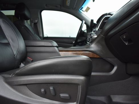 Used 2019 Chevrolet Tahoe LT image 11