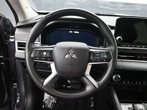 Used 2024 Mitsubishi Outlander SE AWD/4WD image 22