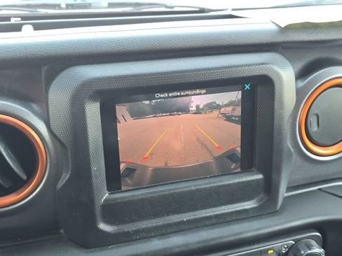 Used 2020 Jeep Gladiator Mojave w/ Cold Weather Group AWD/4WD image 36