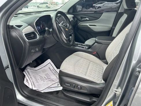 Used 2023 Chevrolet Equinox LT w/ Driver Convenience Package image 11