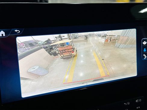 Used 2025 Mercedes-Benz Sprinter 2500 image 12