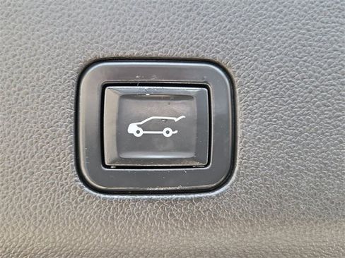 Used 2021 GMC Yukon SLT w/ SLT Luxury Plus Package image 27