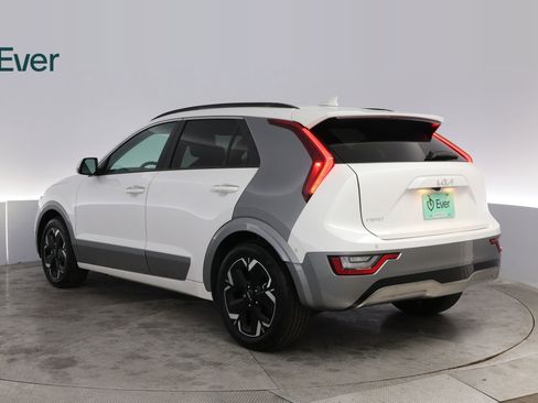 Used 2023 Kia Niro Wave FWD image 17