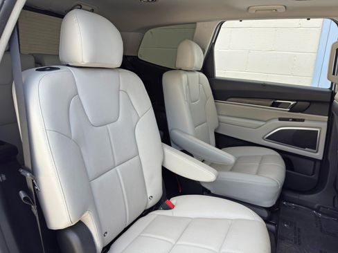 Used 2022 Kia Telluride EX w/ EX Premium Package AWD/4WD image 40