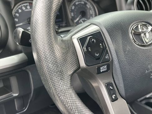 Used 2016 Toyota Tacoma SR5 w/ SR5 Appearance Package (SN) AWD/4WD image 22