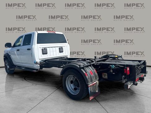 Used 2019 RAM 4500 Tradesman w/ Chrome Appearance Group RWD image 4