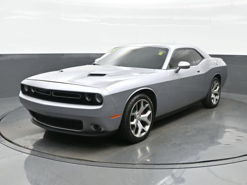 Used 2015 Dodge Challenger SXT Plus w/ Driver Convenience Group image 2