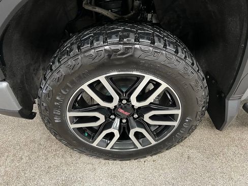 Used 2024 GMC Sierra 1500 AT4 w/ Technology Package image 18