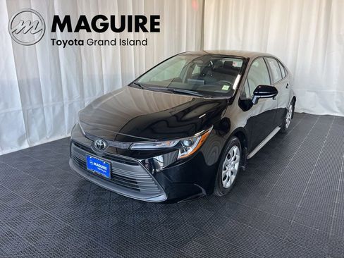 Used 2025 Toyota Corolla LE FWD image 1