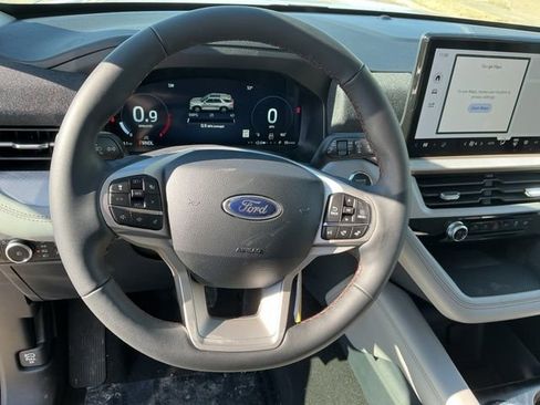 New 2026 Ford Explorer Active image 12