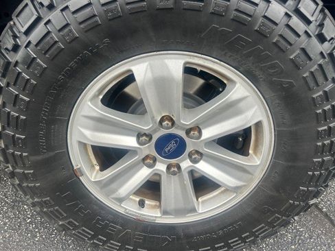 Used 2018 Ford F150 XL w/ Equipment Group 101A Mid AWD/4WD image 9