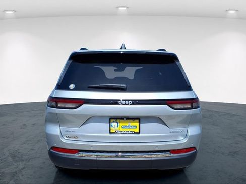 New 2026 Jeep Grand Cherokee Laredo AWD/4WD image 8