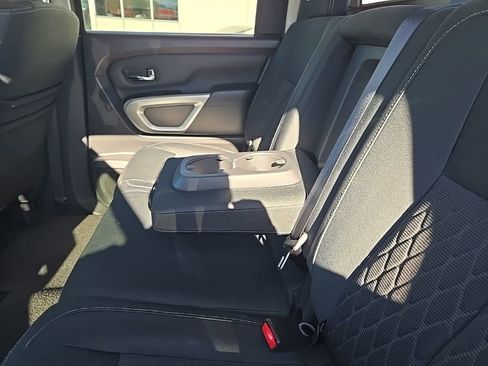Used 2019 Nissan Titan SV w/ SV Convenience Package image 24