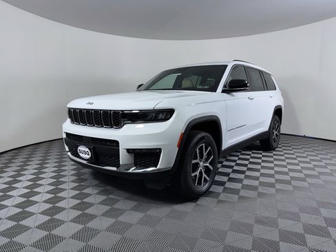New 2025 Jeep Grand Cherokee L Limited image 17