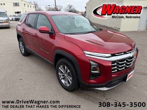 Used 2025 Chevrolet Equinox LT w/ Safety and Technology Package image 1