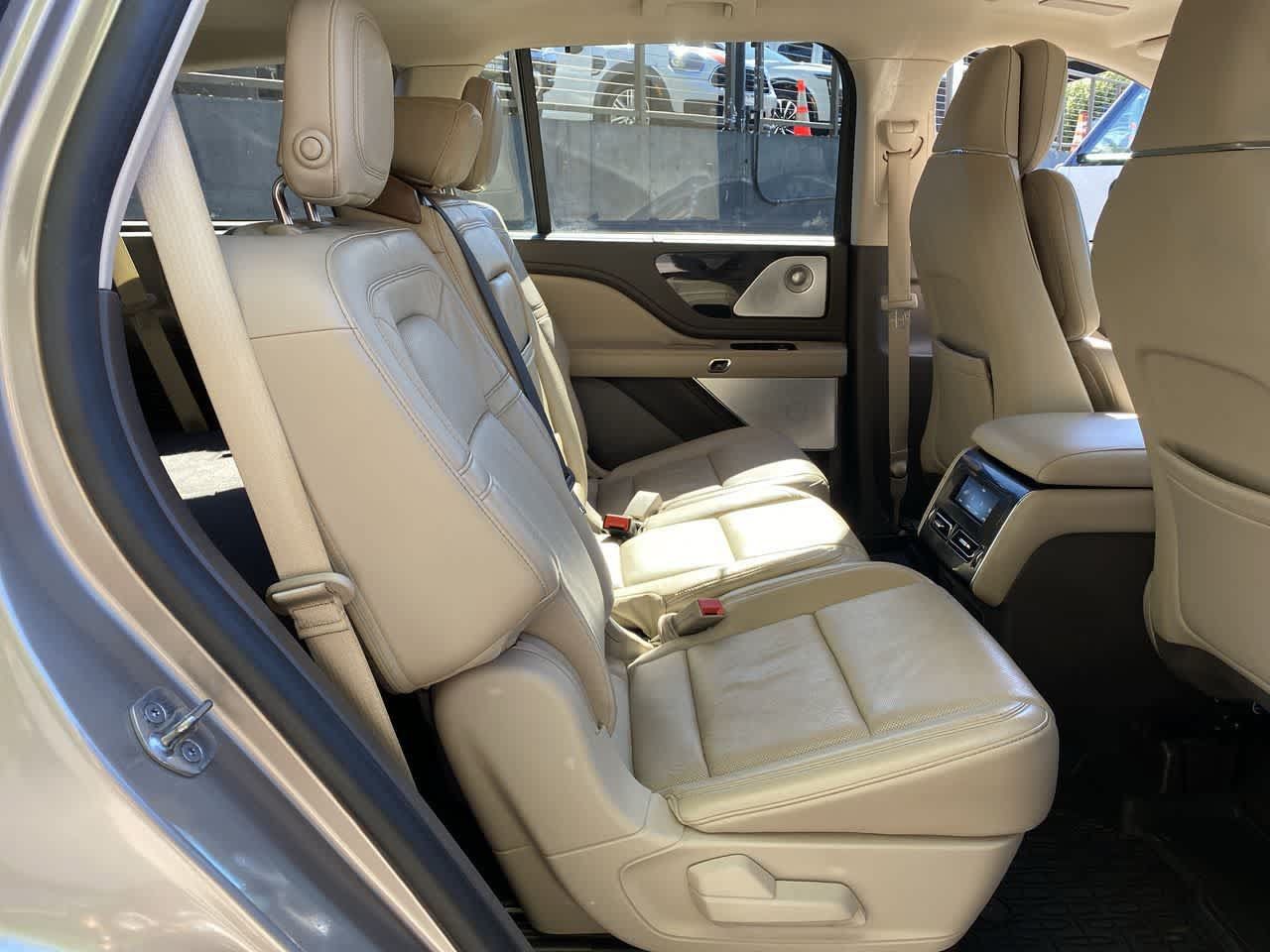 Used 2020 Lincoln Aviator Reserve w/ Equipment Group 202A AWD/4WD image 17