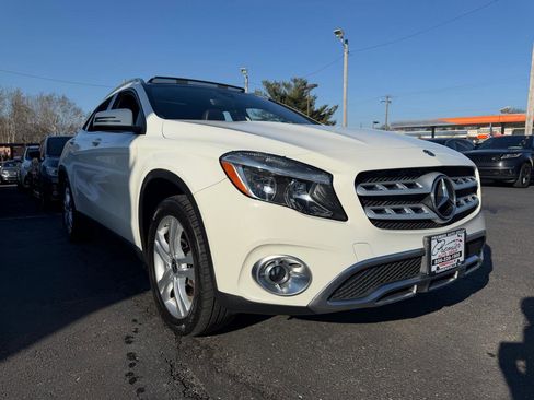 Used 2018 Mercedes-Benz GLA 250 4MATIC image 3