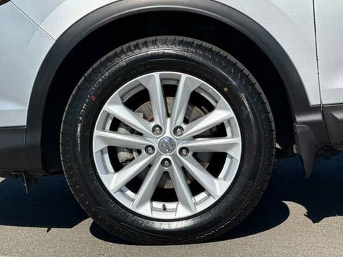 Used 2017 Nissan Rogue Sport SV image 24