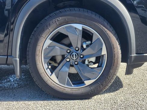 Used 2024 Nissan Rogue SV FWD image 10