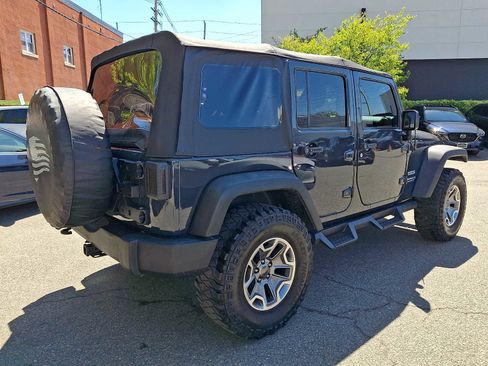 Used 2017 Jeep Wrangler Unlimited Sport w/ Quick Order Package 23S AWD/4WD image 4