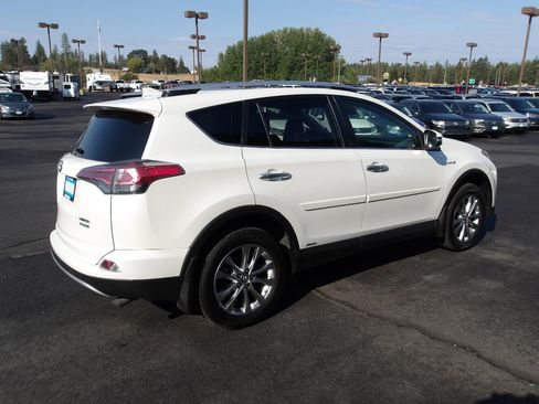 Used 2016 Toyota RAV4 Limited image 5