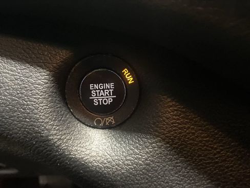 Used 2019 Jeep Cherokee Limited AWD/4WD image 17