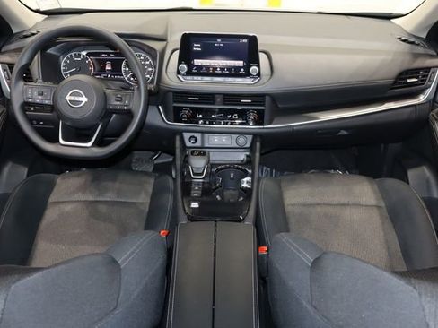 Used 2024 Nissan Rogue SV image 29