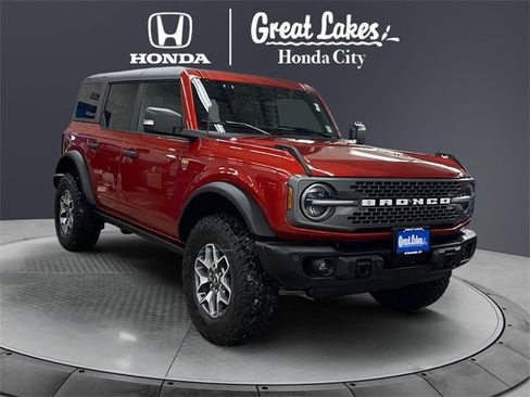 Used 2023 Ford Bronco Badlands image 1