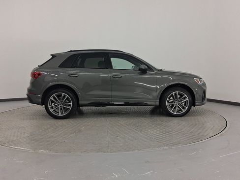 New 2025 Audi Q3 2.0T Premium image 8