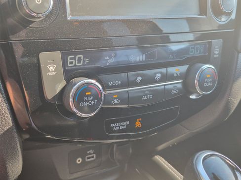Used 2018 Nissan Rogue SL w/ Premium Package AWD/4WD image 24
