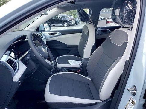 New 2026 Volkswagen Taos SE image 11