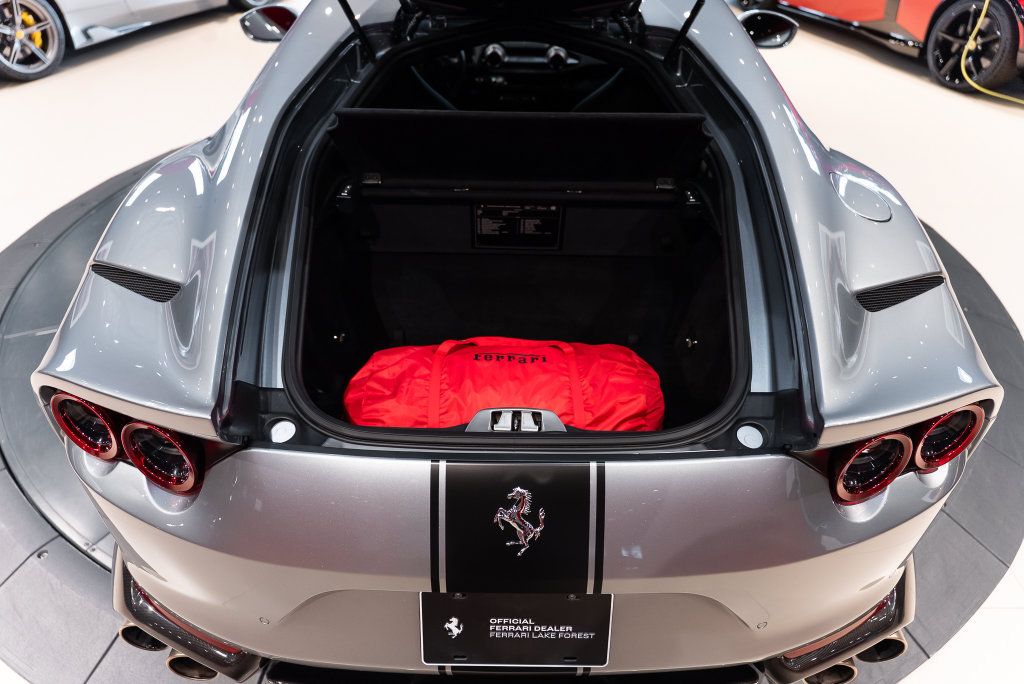 Used 2020 Ferrari 812 Superfast RWD image 23