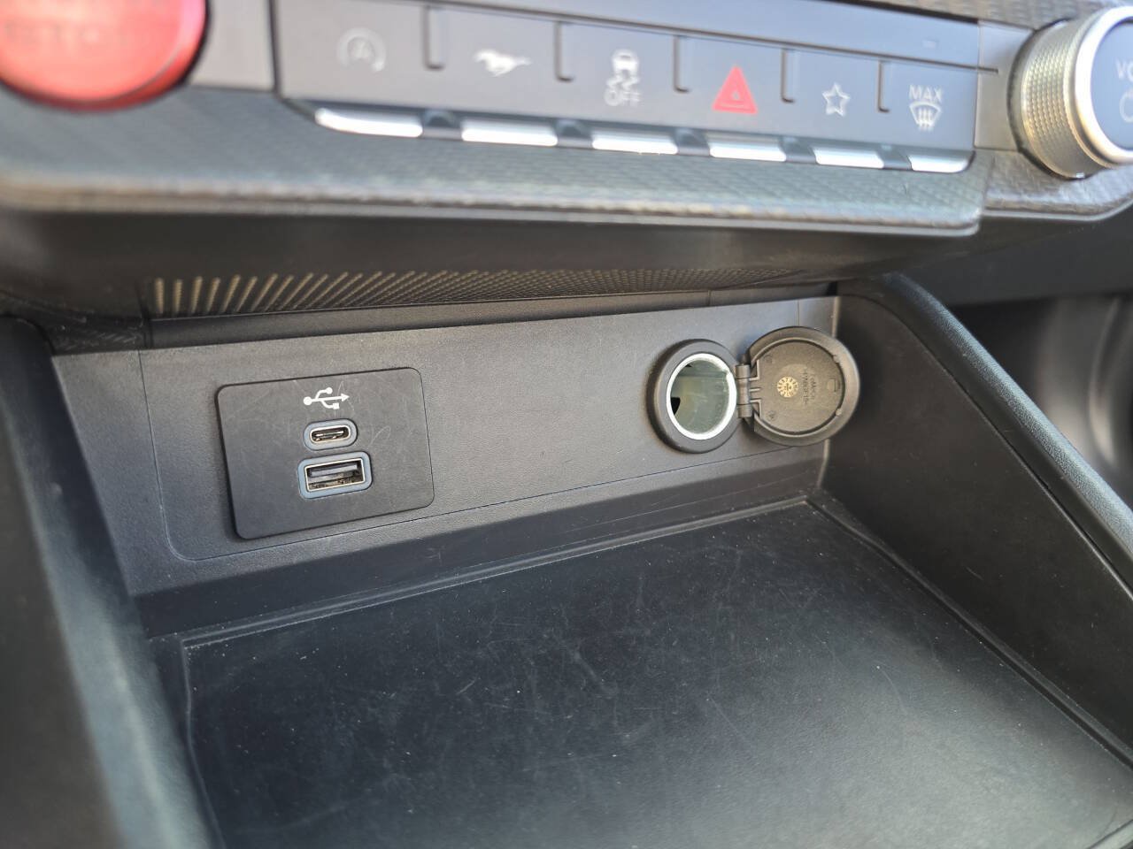 Used 2025 Ford Mustang Premium RWD image 32