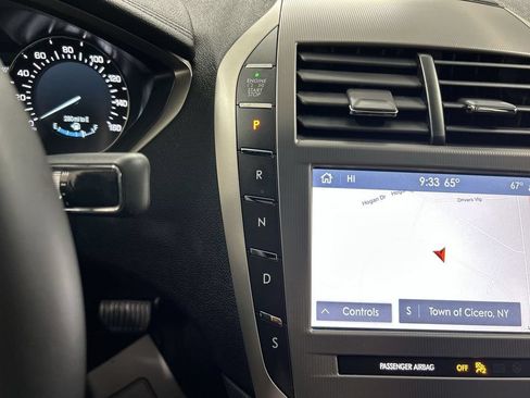 Used 2020 Lincoln MKZ AWD w/ Convenience Package image 18