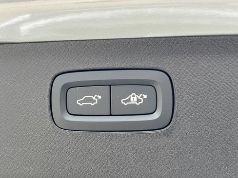 New 2026 Volvo XC90 B6 Plus w/ Protection Package Premier image 15