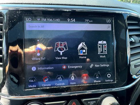 Used 2019 Jeep Grand Cherokee Limited image 18