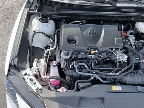 Used 2025 Toyota Camry SE image 38