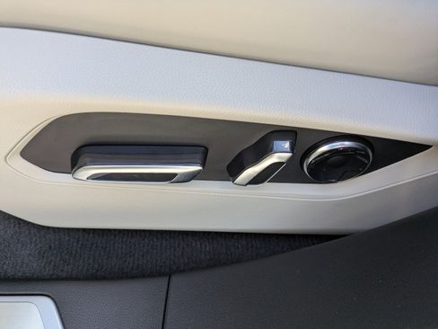 Used 2025 Acura RDX SH-AWD w/ Technology Package image 18