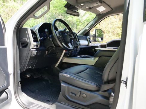 Used 2021 Ford F250 Lariat w/ Lariat Value Package AWD/4WD image 21