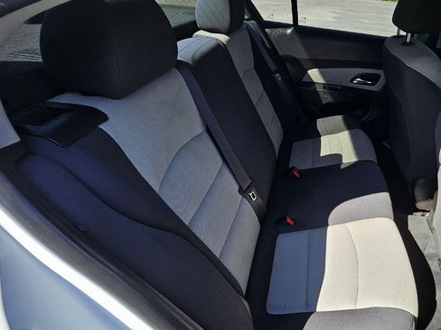 Used 2016 Chevrolet Cruze LS image 14