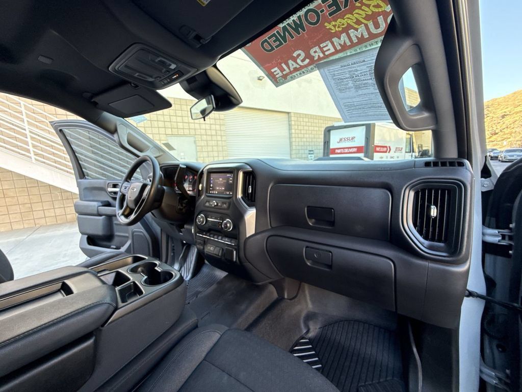 Used 2024 Chevrolet Silverado 1500 Custom Trail Boss w/ LPO, Dark Essentials Package AWD/4WD image 28