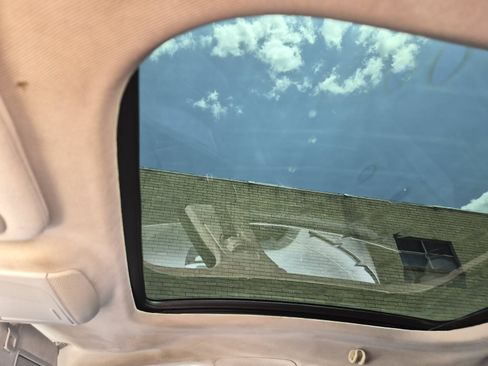 Used 2013 Lincoln MKZ FWD image 13