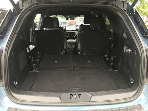 Used 2025 Ford Explorer ST AWD/4WD image 29