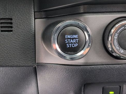 Used 2021 Toyota Tacoma TRD Off-Road w/ TRD Premium Off Road Package AWD/4WD image 17