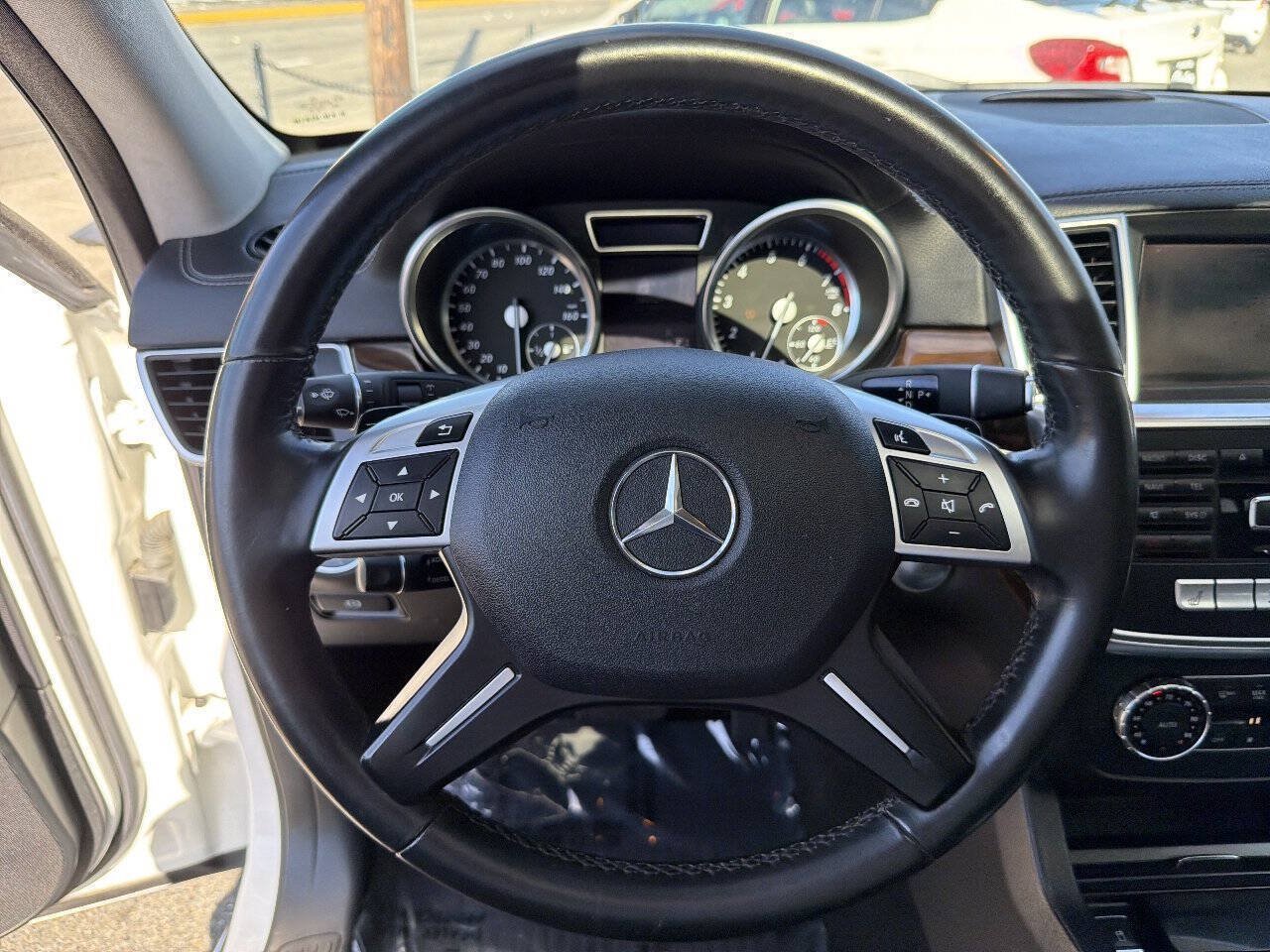 Used 2015 Mercedes-Benz GL 450 4MATIC image 32
