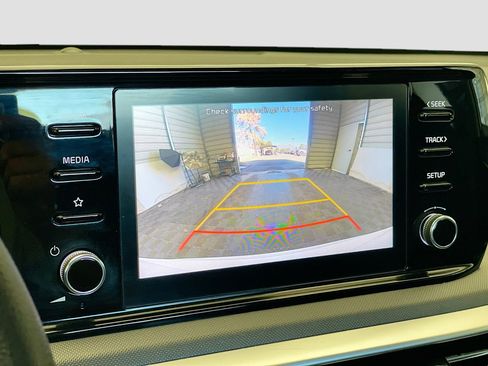 Used 2022 Kia K5 LXS image 9