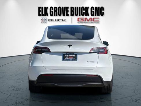 Used 2021 Tesla Model Y Long Range image 5