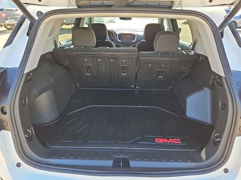 Used 2023 GMC Terrain SLE w/ Driver Convenience Package image 22