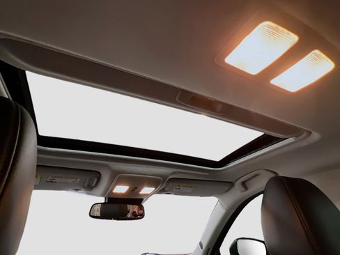 Used 2018 MAZDA CX-5 Touring w/ Preferred Equipment Package image 17